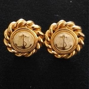 Vintage Anchor Gold tone & Beige enamel clip on earrings